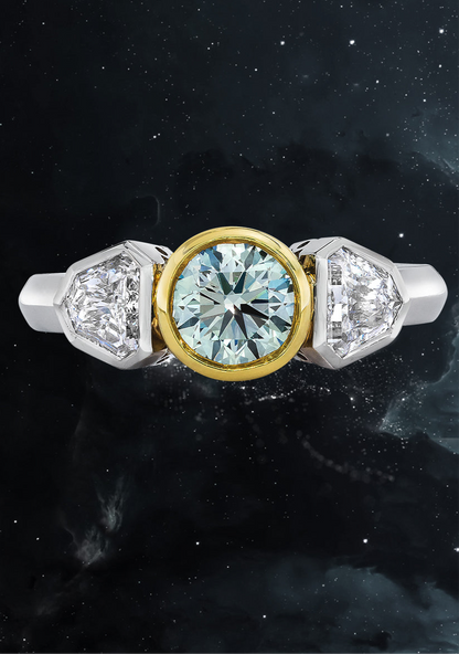 FANCY COLOR ROUND AND SHIELD DIAMOND RING, 18K GOLD