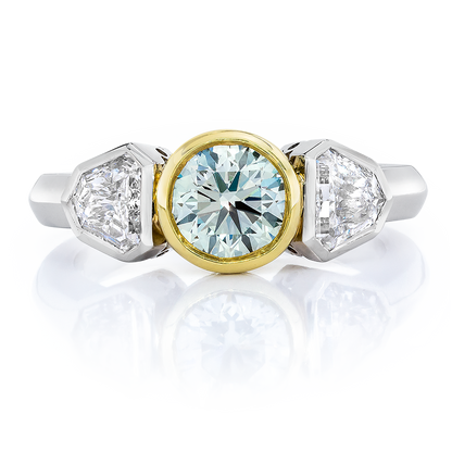 FANCY COLOR ROUND AND SHIELD DIAMOND RING, 18K GOLD